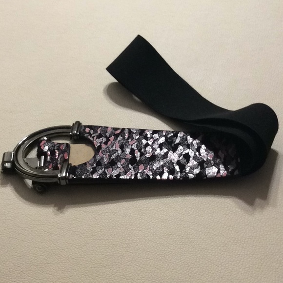 Leather silver buckle belt with elastic back. - Picture 5 of 7